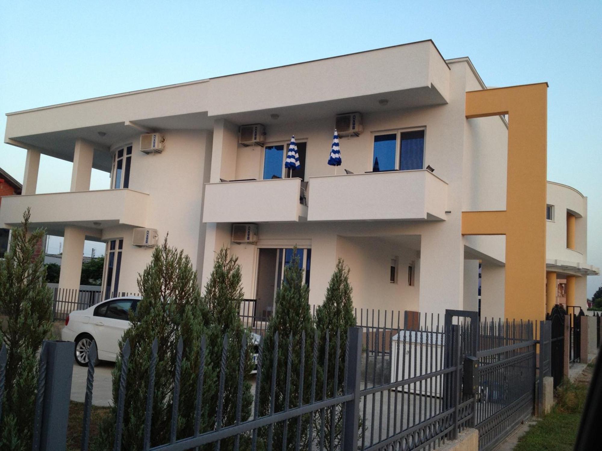 Vila Milaris * Ulcinj