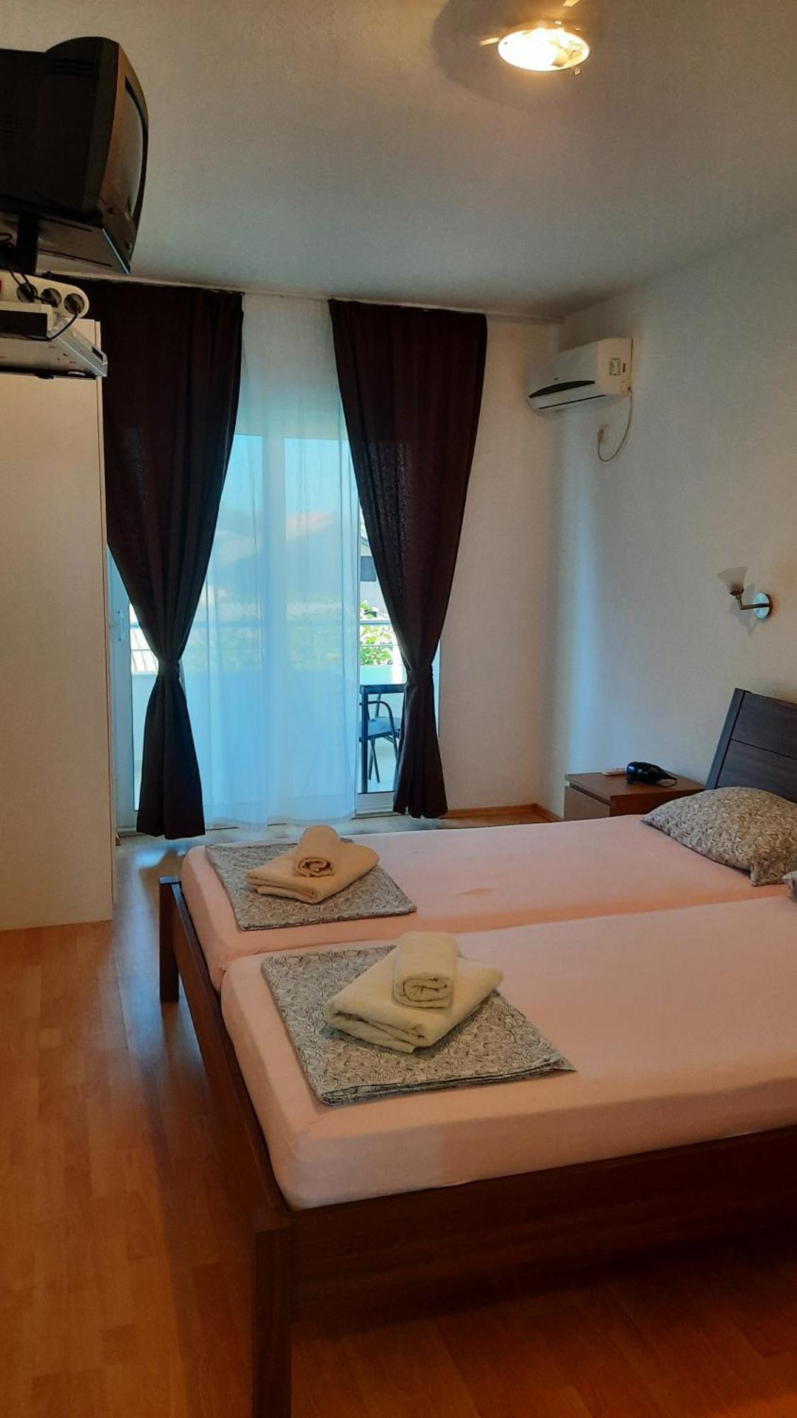 Vila Milaris * Ulcinj